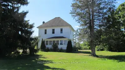 815 County Road 2, Front Of Leeds & Seeleys Bay, On, K0e 1l0