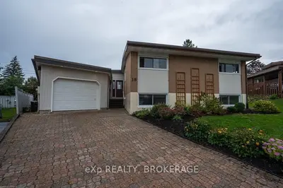 18 SOMERSET Place, Brockville, ON K7V 2A2