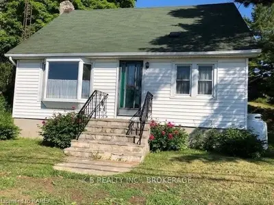 5623 Bath Road, Loyalist, On K0h 1g0