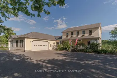 23a Richardson Drive, Front Of Leeds & Seeleys Bay, On K7g 2v4