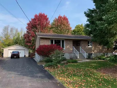 16 South Street W, Loyalist, On K0h 2h0