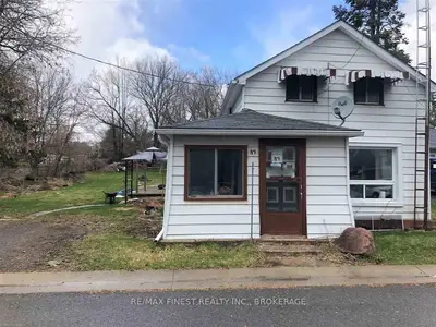 25 Prince Street, Stone Mills, On K0k 1z0