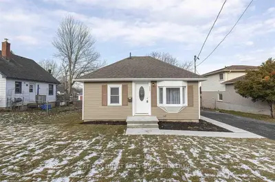 205 Thomas Street W, Greater Napanee, On K7r 2h6