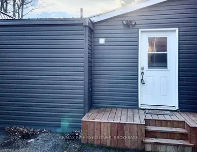 387 Barrie Street B, Kingston, On K7k 3t5