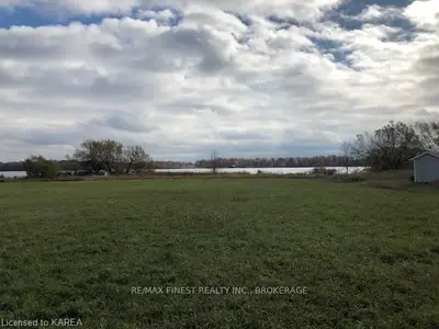 333 Holliday Point Road, Frontenac Islands, On K0h 2y0