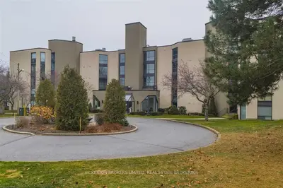 50 Market Street 202, Gananoque, On K7g 2m3