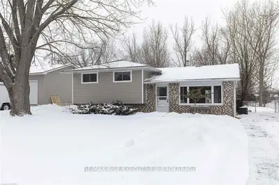 220 Old Hamburg Road, Greater Napanee, On K7r 3k7