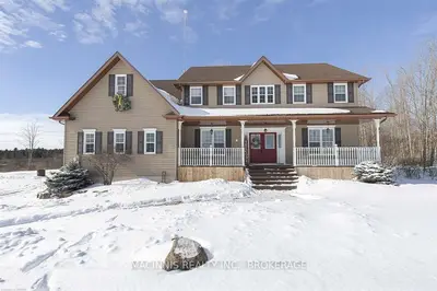 38 OWEN Avenue, Front of Leeds & Seeleys Bay, ON K7G 2V4
