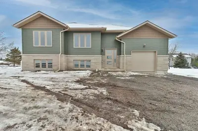 46 Sherman's Point Road, Greater Napanee, On K7r 3k8