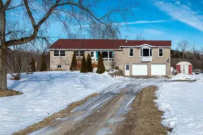 886 County Road 2, Front Of Leeds & Seeleys Bay, On, K0e 1l0