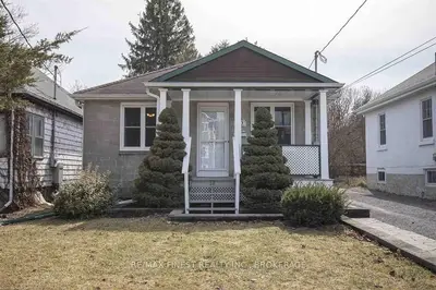 40 Churchill Street, Kingston, On K7m 2k5