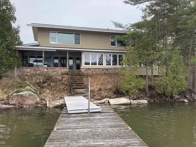 354 1000 Islands Parkway, Front Of Leeds & Seeleys Bay, On K0e 1l0