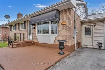 1387 Montreal Street, Kingston, On K7k 3l7