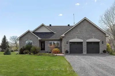 100 Youngs Point Road, Greater Napanee, On K0h 1g0