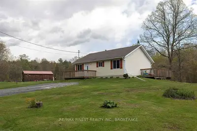 105 Loverock Lane, Leeds And The Thousand Islands, On K0e 1n0