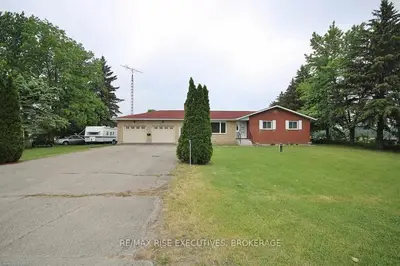 102 Main Street, Leeds And The Thousand Islands, On K0h 2n0
