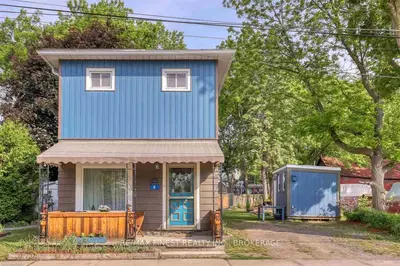 8 Grand Trunk Avenue, Lansdowne Village, On K0e 1l0