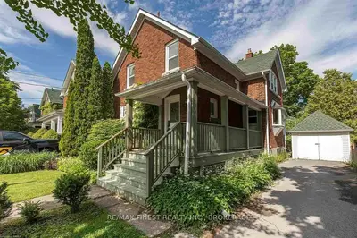 33 College Street, Kingston, ON K7L 4L5