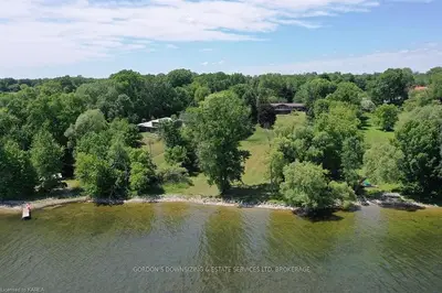 5265 County Road 9 Road, Greater Napanee, On K7r 3k8