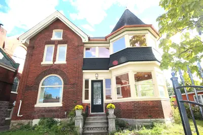 Detached in Brantford