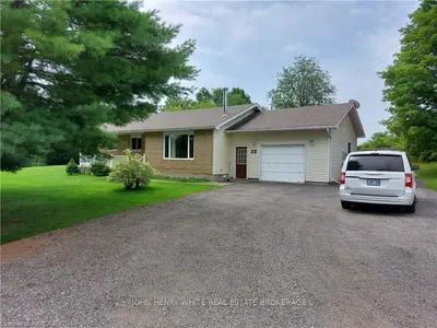 32 GUILD ROAD Road, Front of Yonge, ON K0E 1R0