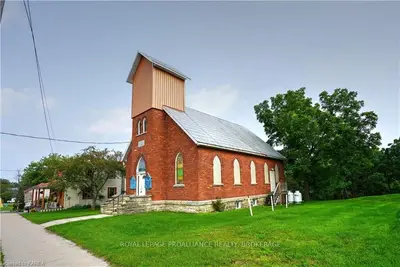 26 Drummond Street, Rideau Lakes, On K0g 1p0