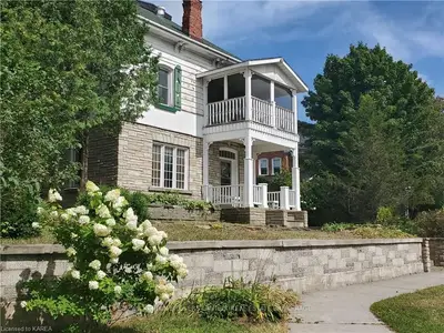 40 King Street, Rideau Lakes, On K0e 1g0