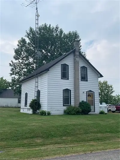2992 BIG CREEK Road, Greater Napanee, ON K7R 3K6