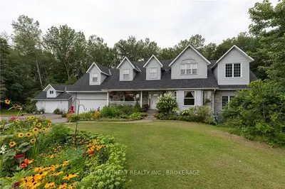 32 Howe Island Ferry Road, Gananoque, On K7l 4v1