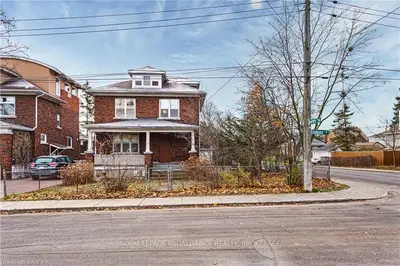 68 DUNDAS Street, Kingston, ON K7L 1N3
