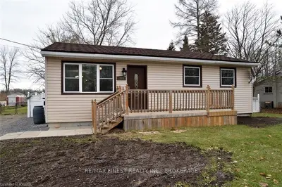 349 Camden Road, Greater Napanee, ON K7R 1E9