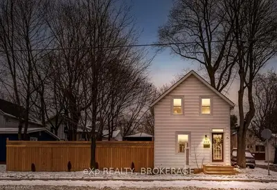 259 Stone Street N, Gananoque, On K7g 1y7