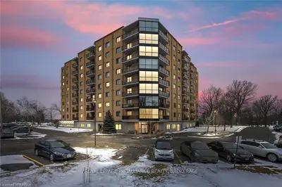 120 Barrett Court 806, Kingston, On K7l 5h6