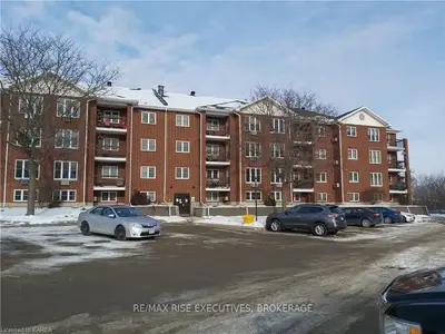 21 LISTON Avenue 402, Brockville, ON K6V 7B3