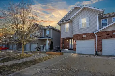 920 Swanfield Street, Kingston, On K7m 0a5