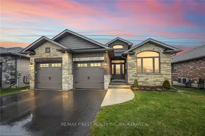 17 Briarwood Crescent, Greater Napanee, On K7r 0c2