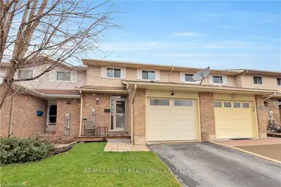 15 Bonny Lane, Kingston, On K7k 6e3