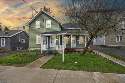15 + 17 Water Street W, Greater Napanee, On K7r 1v3