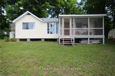 28 Swallows Lane, Rideau Lakes, On K0g 1p0