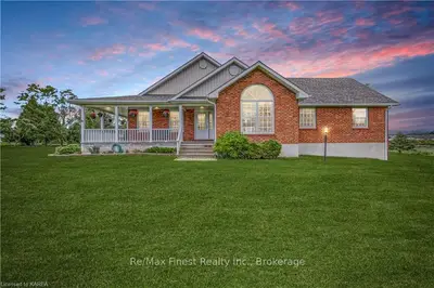 10 Grayrock Crescent, Front Of Leeds & Seeleys Bay, On K7g 2v4