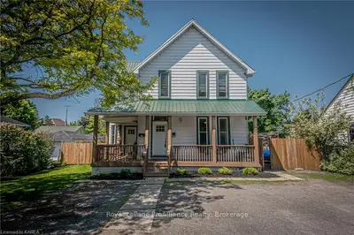 120 Victoria Avenue, Gananoque, On K7g 2s1