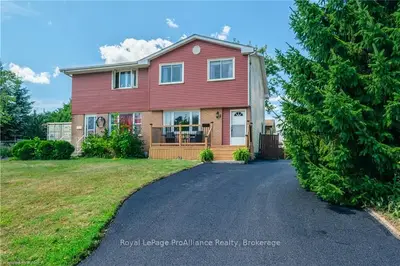 1 Camden Court, Kingston, On K7k 5w6