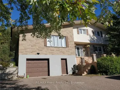 19 Lane Street, Addington Highlands, On K0h 1l0
