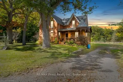 33 Drummond Street, Rideau Lakes, On K0g 1e0