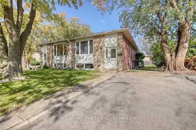 1083 Pinewood Place, Kingston, On K7p 1k9