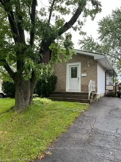 9 Rockford Place, Kingston, On K7k 5z7