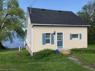 951 3rd Concession Road, Greater Napanee, On K7r 3k7