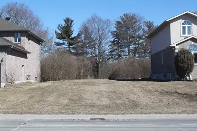 1106 Coverdale Drive, Kingston, On K7m 8x7