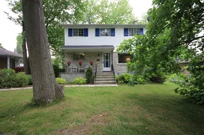 30 GROSVENOR Court, Kingston, ON K7M 3C3