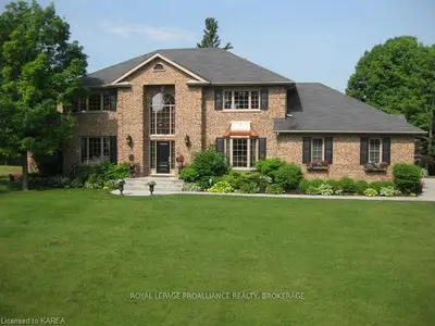 650 Woodland Place, Kingston, ON K7L 4V1